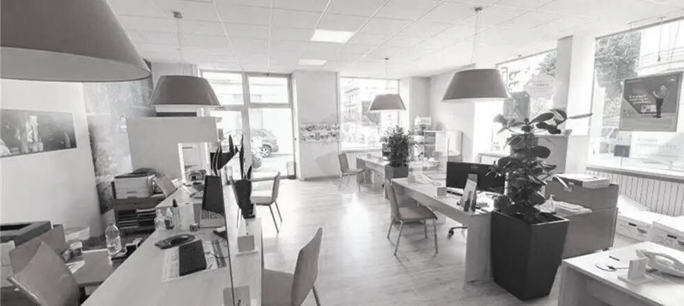 Office in Villefranche-sur-Saône for lease Interior Photo- Image 1 of 5