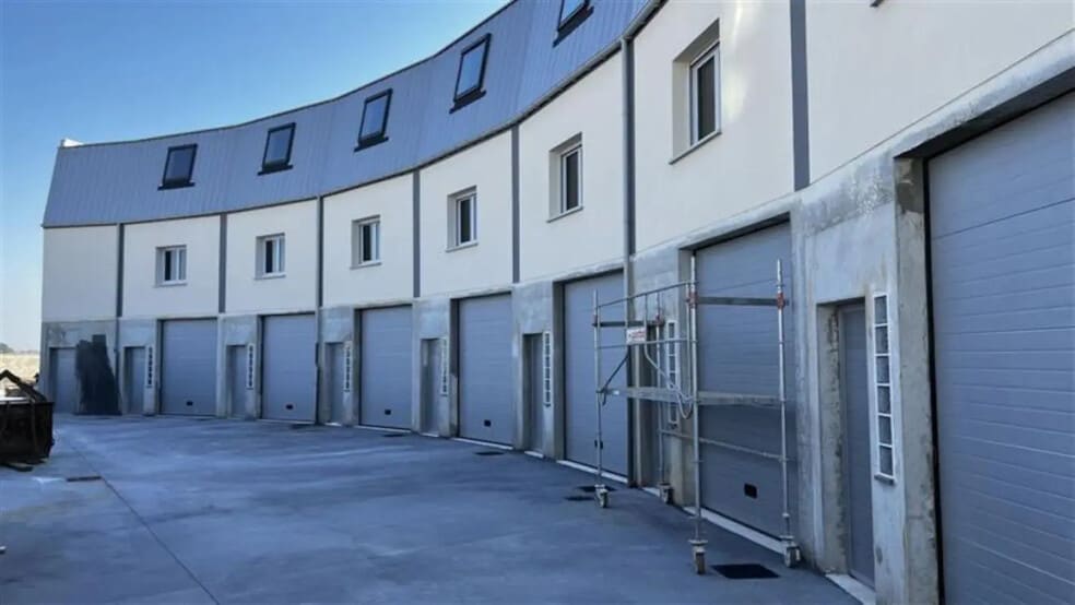 Flex in Fontenay-Trésigny for sale - Building Photo - Image 1 of 5