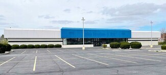 More details for 2050 S Eastwood Dr, Woodstock, IL - Retail for Lease