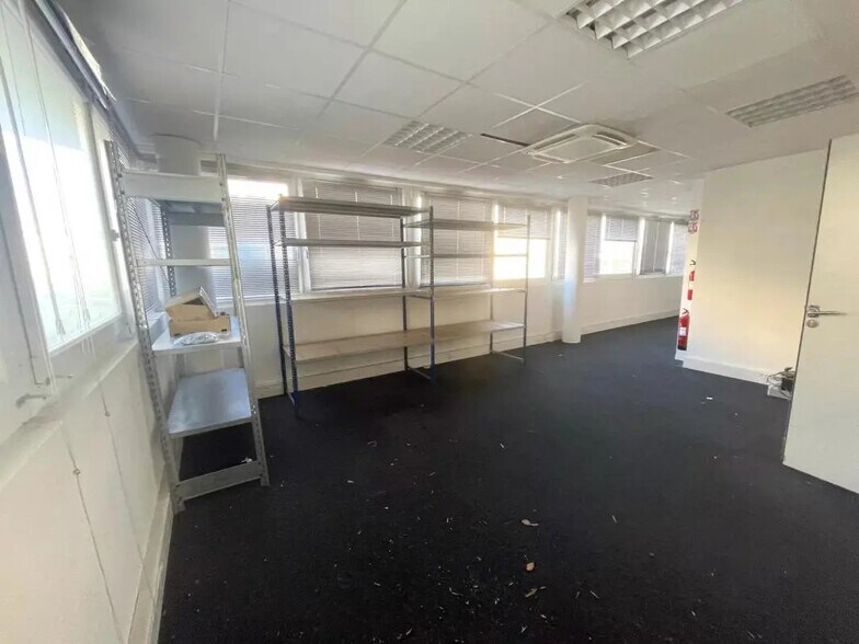 Office in Villeneuve-Loubet for lease - Building Photo - Image 2 of 11