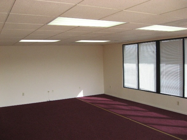 4420 Easton Dr, Bakersfield, CA for lease - Interior Photo - Image 3 of 5
