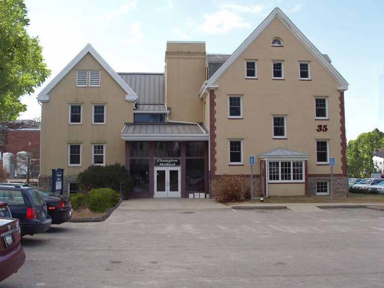 35 Wells St, Westerly, RI for sale - Building Photo - Image 1 of 1