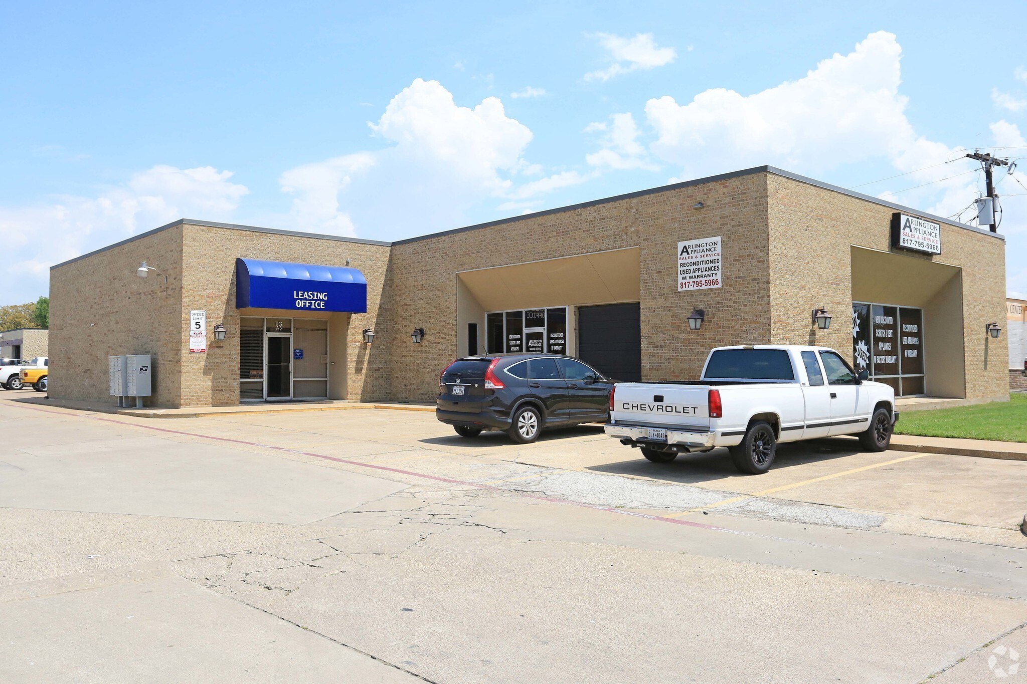 1105 Colorado Ln, Arlington, TX for lease Primary Photo- Image 1 of 5