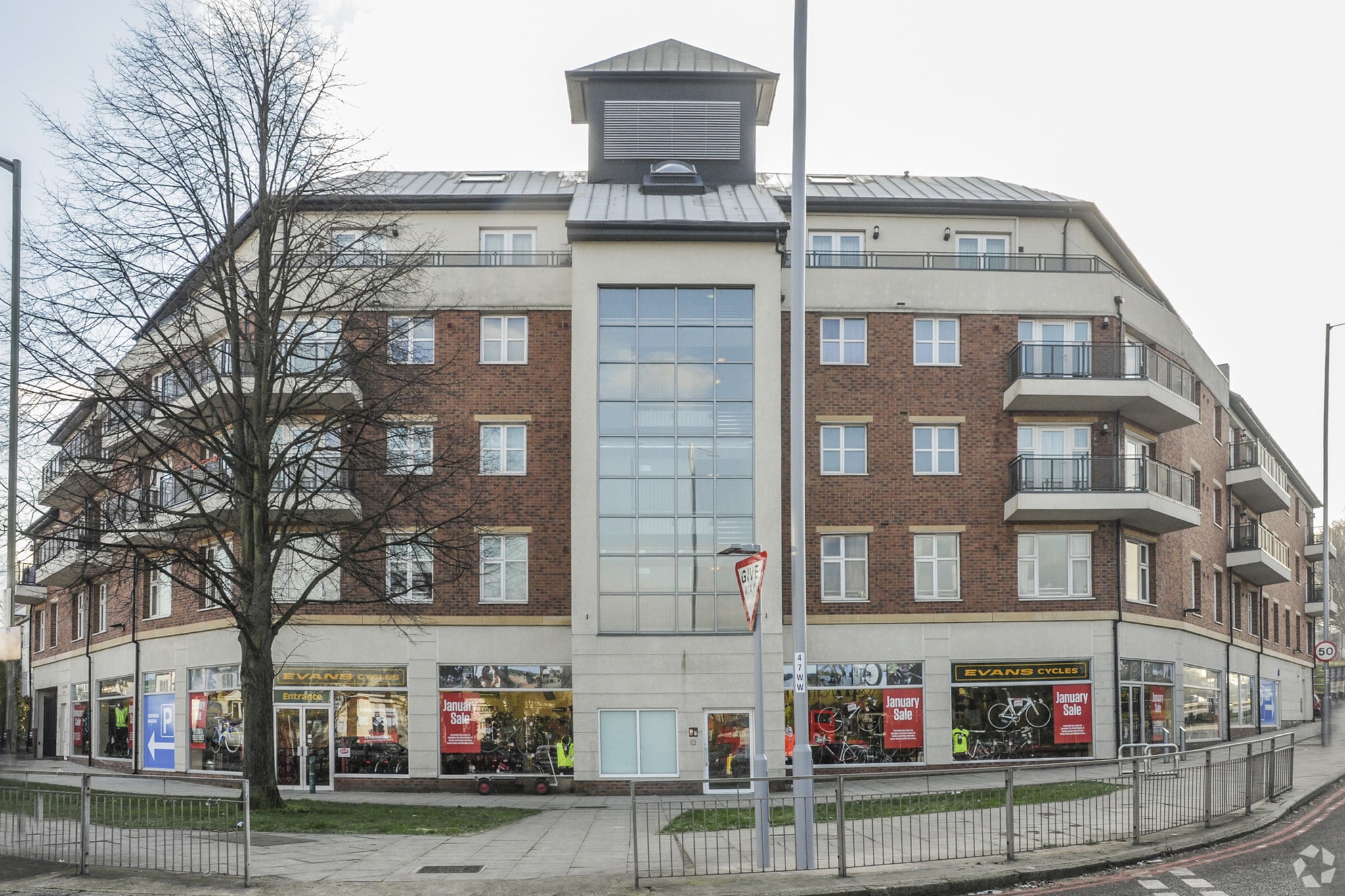 240 Watford Way, London for sale Primary Photo- Image 1 of 1