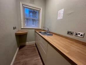 10-12 The Grove, Ilkley for lease Interior Photo- Image 2 of 4