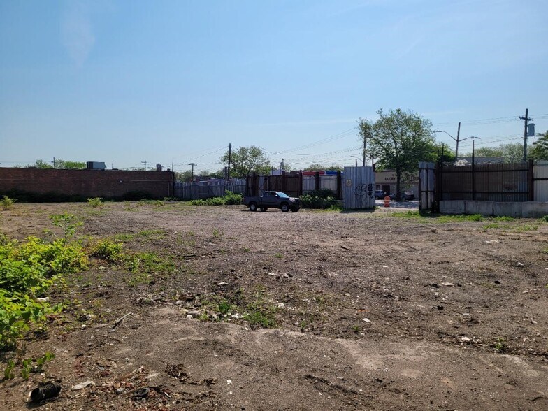 5901 Foster Ave, Brooklyn, NY for sale - Building Photo - Image 1 of 3