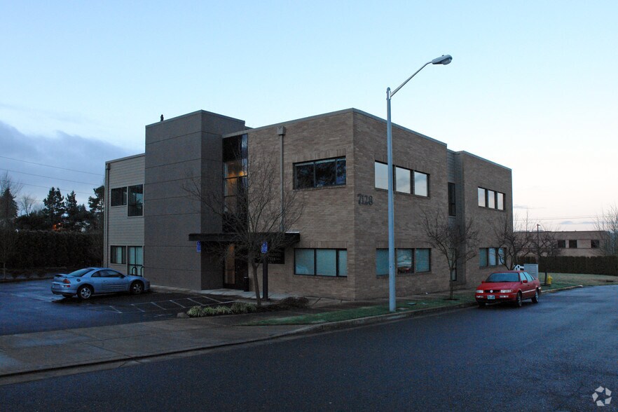 7128 SW Gonzaga St, Portland, OR for lease - Building Photo - Image 1 of 4