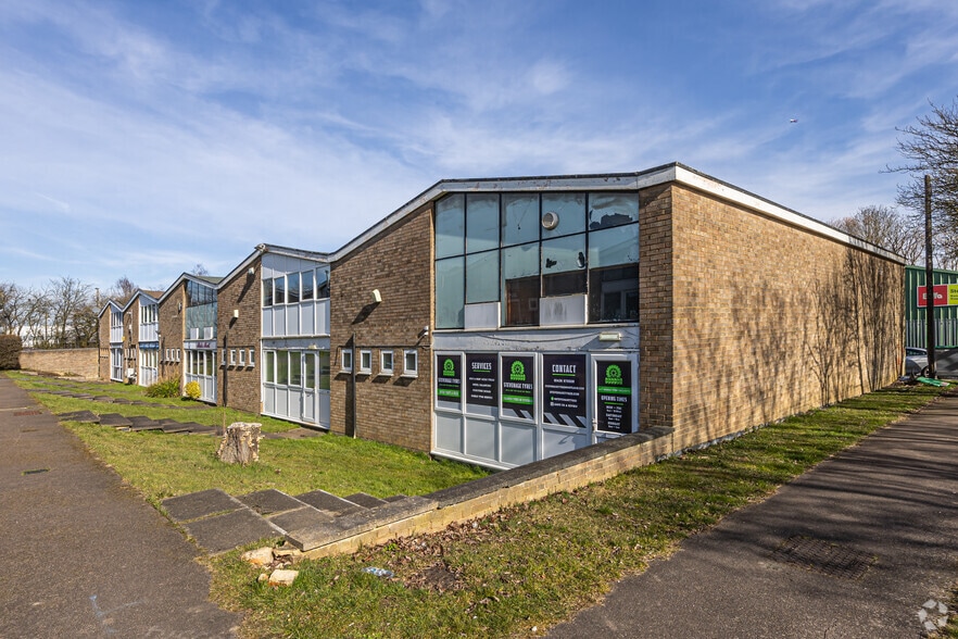 11-15 Leyden Rd, Stevenage for sale - Primary Photo - Image 1 of 1