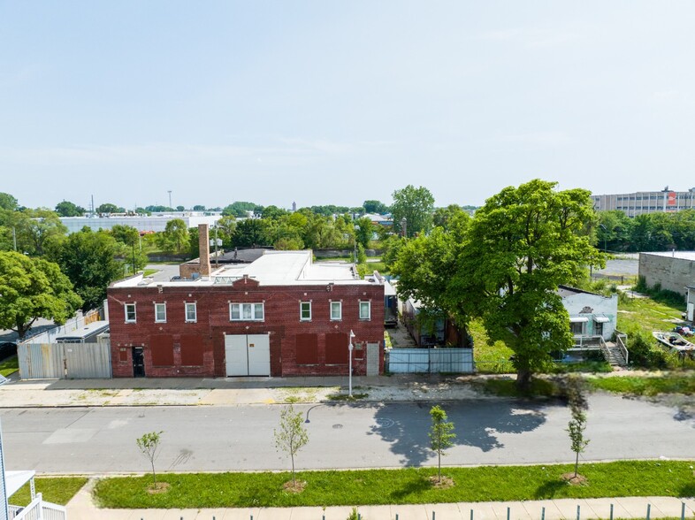 4703 W Arthington St, Chicago, IL for sale - Building Photo - Image 1 of 8