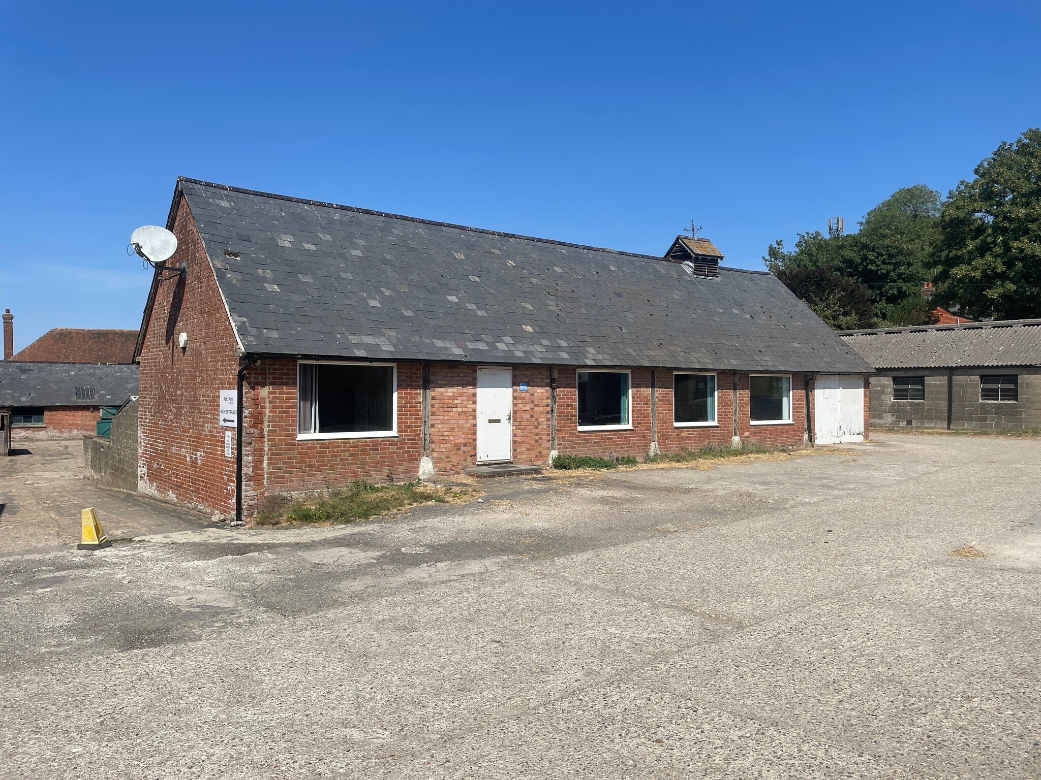 8 Station Rd, Oakley for lease Primary Photo- Image 1 of 4