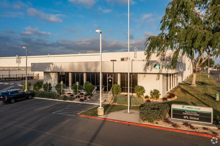 2501 E Orangethorpe Ave, Fullerton, CA for lease - Building Photo - Image 1 of 12