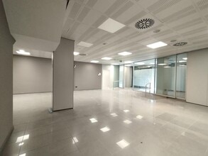 Retail in Sant Andreu de la Barca, Barcelona for lease Interior Photo- Image 1 of 15
