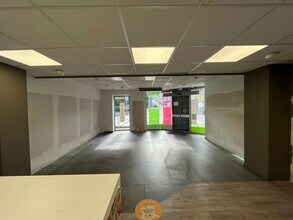 Retail in Chasselay for lease Interior Photo- Image 2 of 2