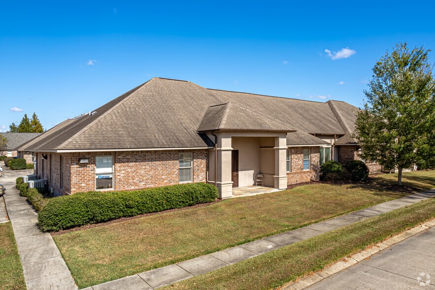 3888 S Sherwood Forest Blvd, Baton Rouge, LA 70816