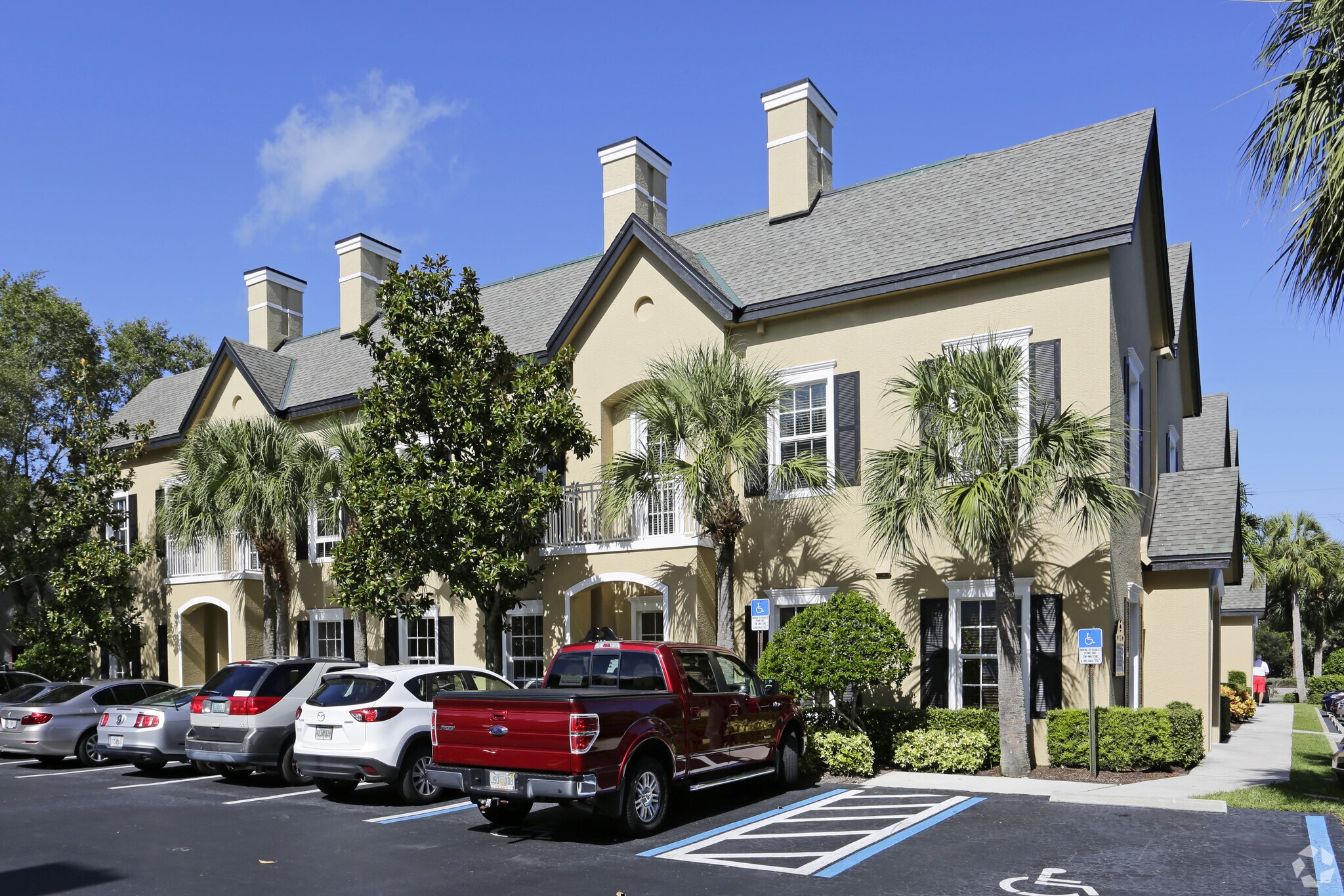 1112 Goodlette Rd N, Naples, FL 34102 Colonial Square