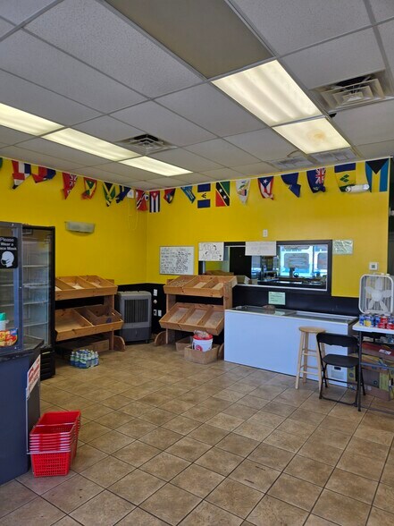 577 Berlin - Cross Keys rd, Sicklerville, NJ for lease - Building Photo - Image 3 of 10