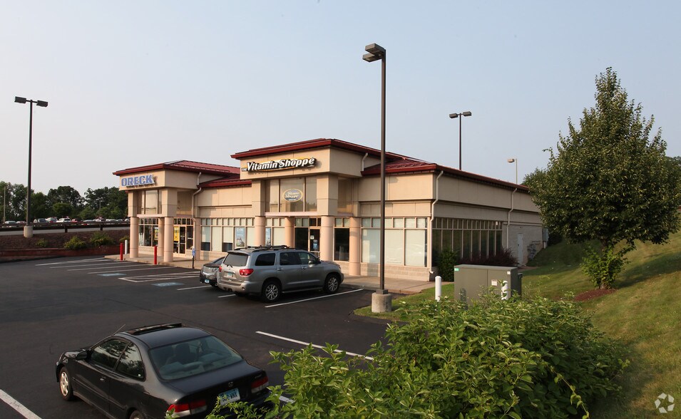 105 Buckland Hills Dr, Manchester, CT 06042