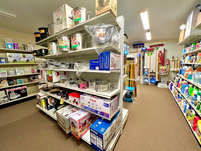 131 Mallott Ave, Yakutat, AK 99689 Yakutat Hardware for Sale