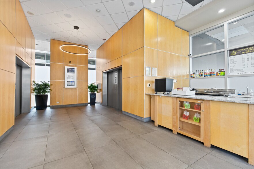 1660 S Albion St, Denver, CO for lease - Lobby - Image 3 of 7