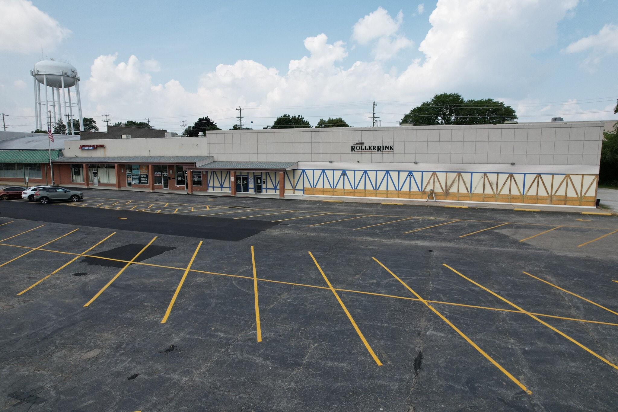 142 N Seymour Ave, Mundelein, IL for lease Building Photo- Image 1 of 1