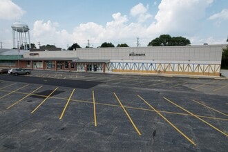 142 N Seymour Ave, Mundelein, IL for lease Building Photo- Image 1 of 1