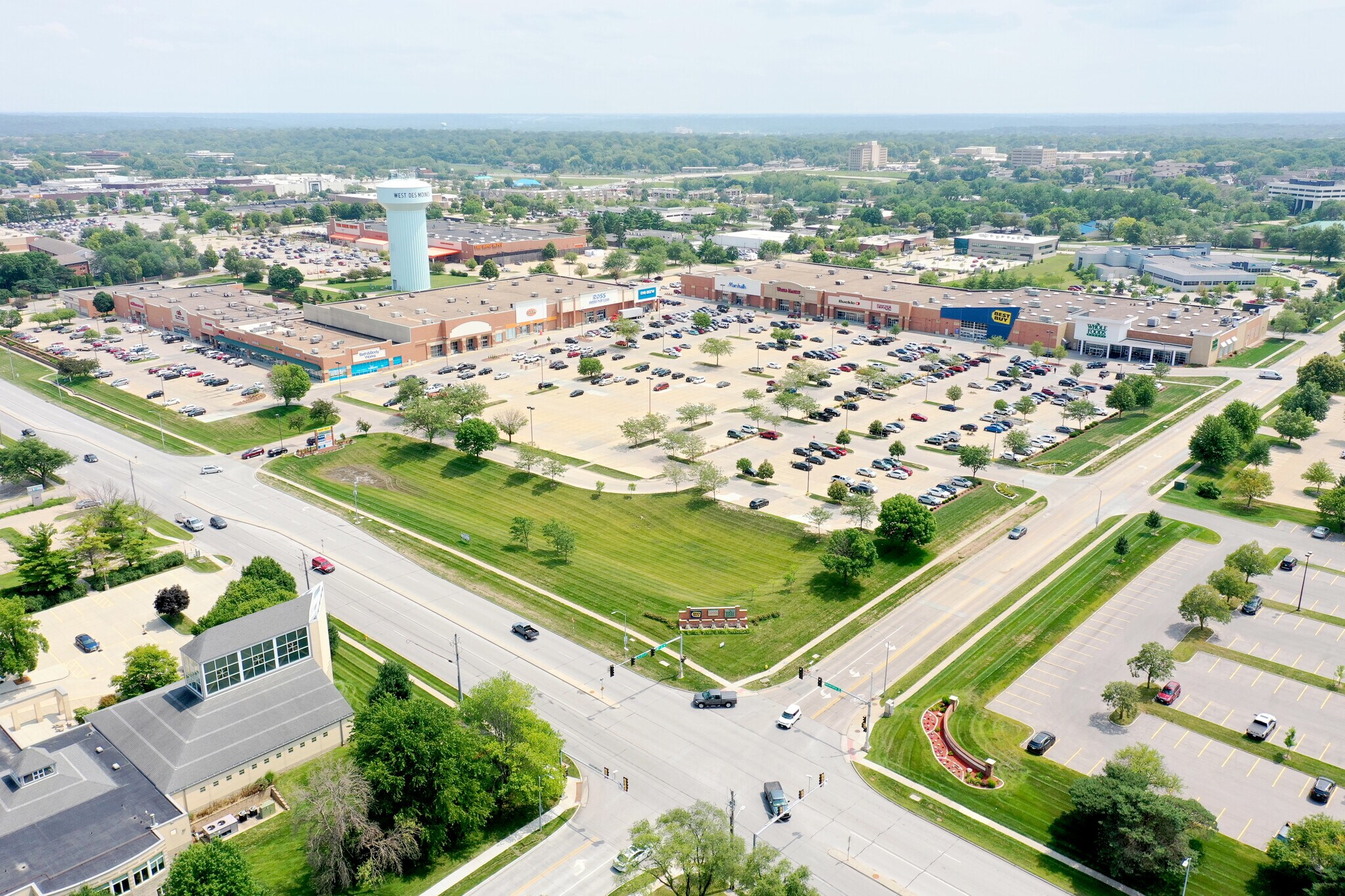 3700-4120 University Ave, West Des Moines, IA for lease Building Photo- Image 1 of 8