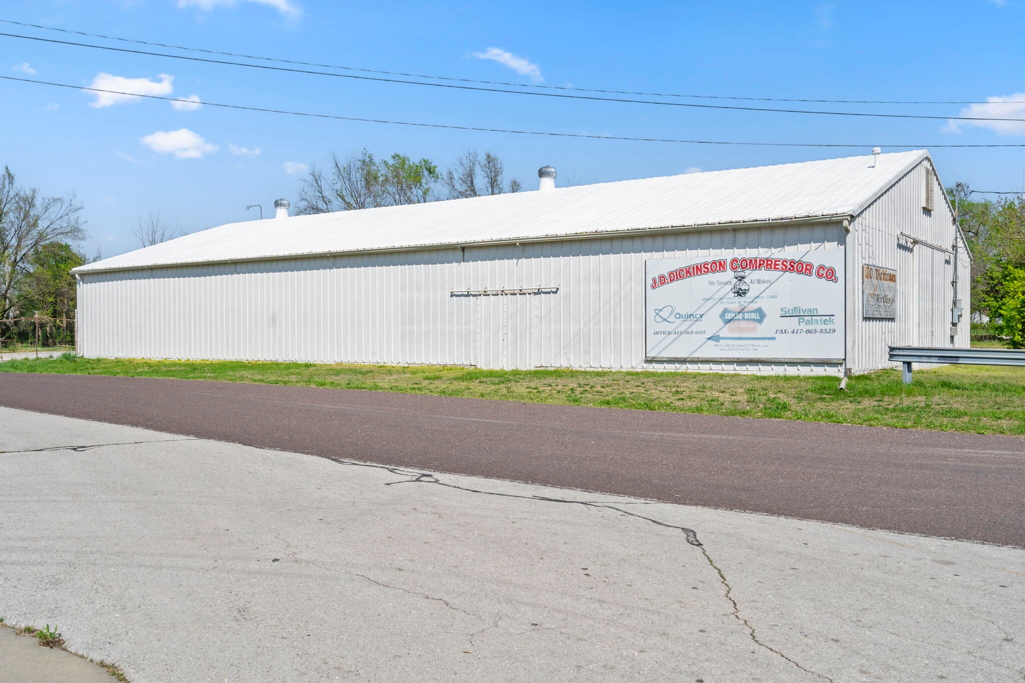 2557 W Olive St, Springfield, MO for lease Building Photo- Image 1 of 48
