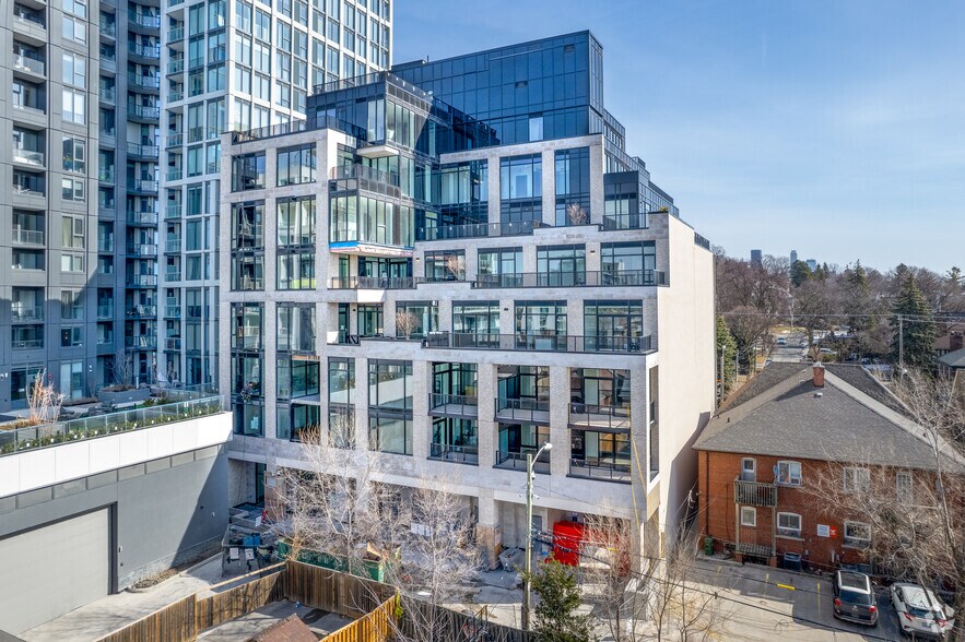 2010 Bathurst St, Toronto, ON for sale - Building Photo - Image 3 of 4