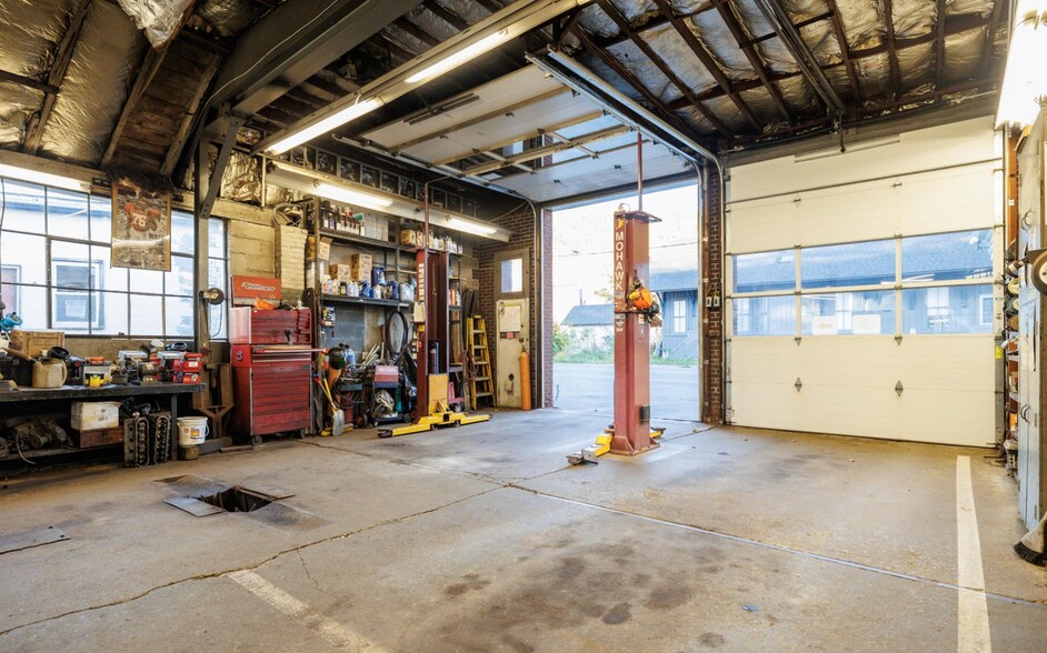 163 Front St, Housatonic, MA for sale - Interior Photo - Image 2 of 5