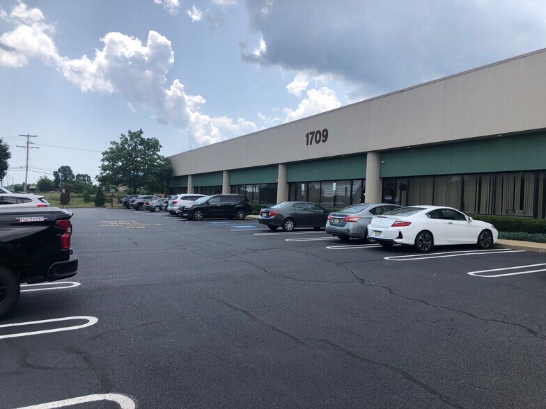1709 State Route 34, Wall Township, NJ for lease - Building Photo - Image 3 of 9