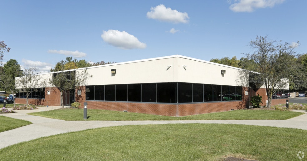 1090 King Georges Post Rd, Edison, NJ for lease - Primary Photo - Image 2 of 10