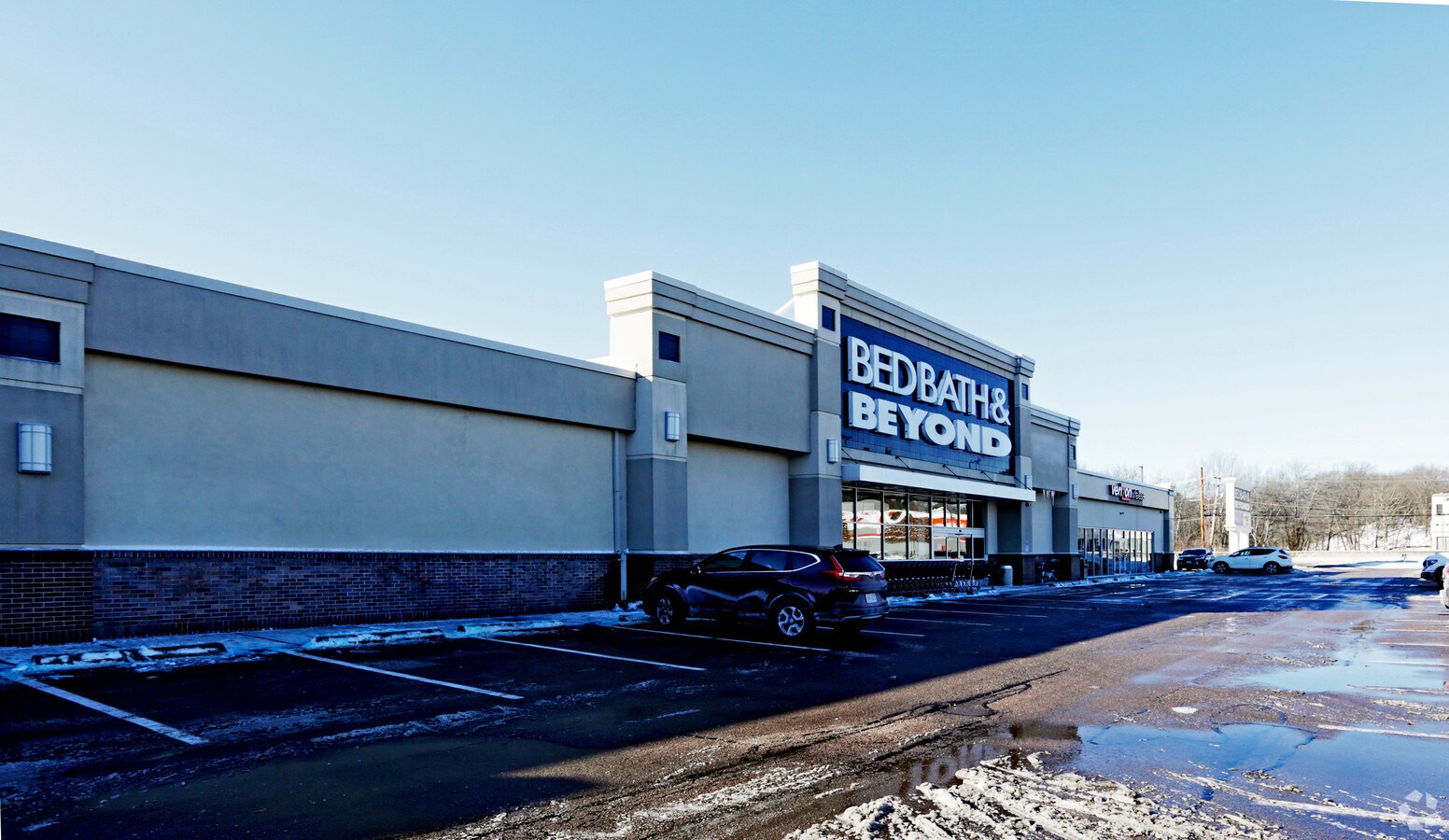 820826 Providence Hwy, Dedham, MA 02026 Bed, Bath & Beyond Plaza