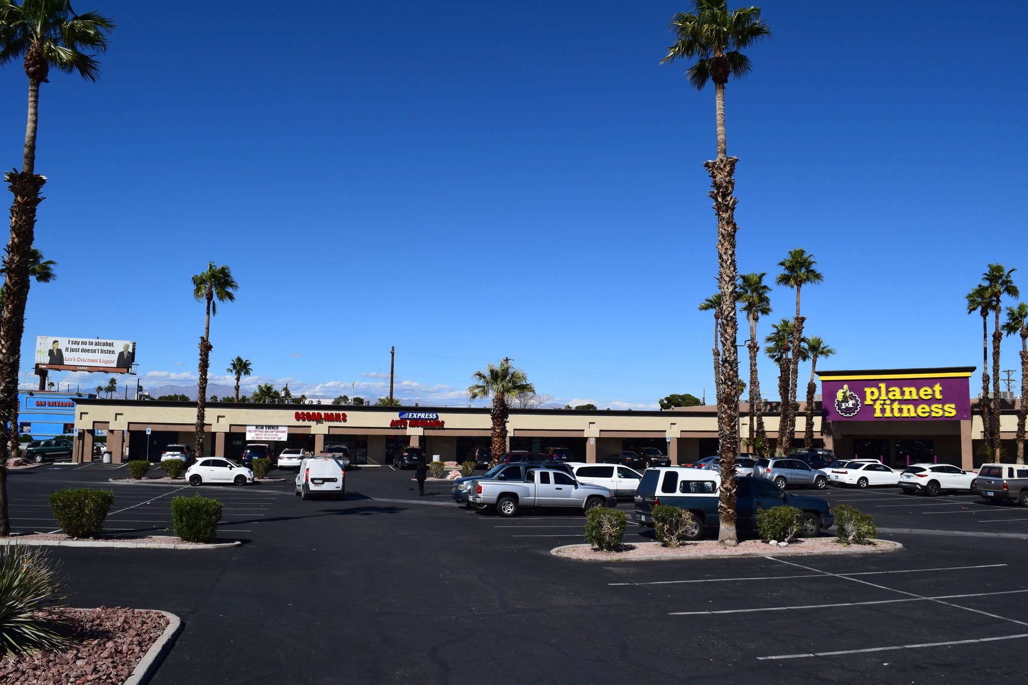 1205 E Sahara Ave, Las Vegas, NV 89104 Amall Shopping