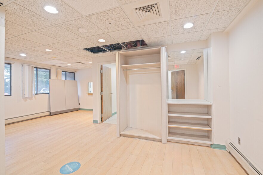 99 Dutch Hill Rd, Orangeburg, NY for lease - Interior Photo - Image 3 of 21