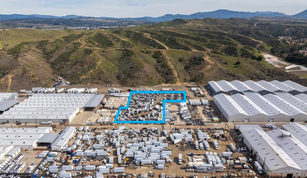 25597 Springbrook Ave, Santa Clarita, CA for lease - Building Photo - Image 2 of 3