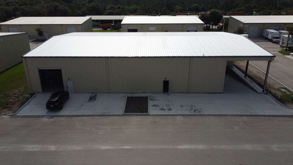 5265 45th St, Vero Beach, FL for lease - Building Photo - Image 2 of 38