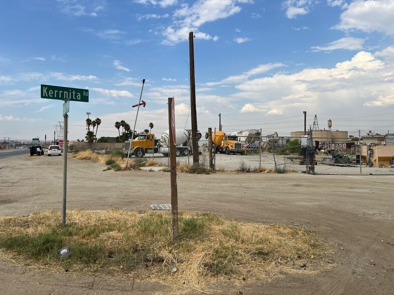 NEC Hwy 184 @ Kerrnita Rd, Bakersfield, CA for sale - Building Photo - Image 2 of 5