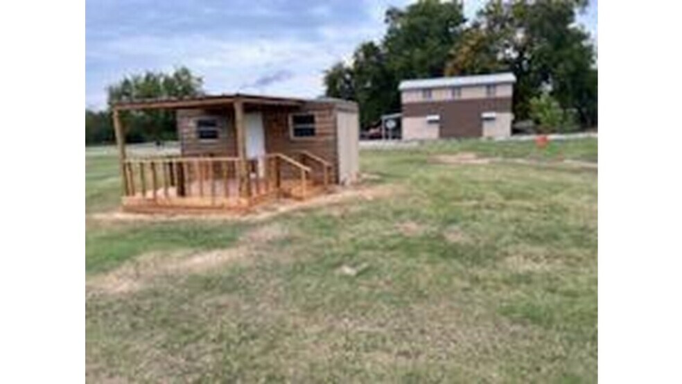 512 1st Street, Waurika, OK 73573 Office for Sale