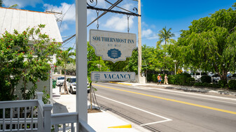 The Southernmost Inn - Motel