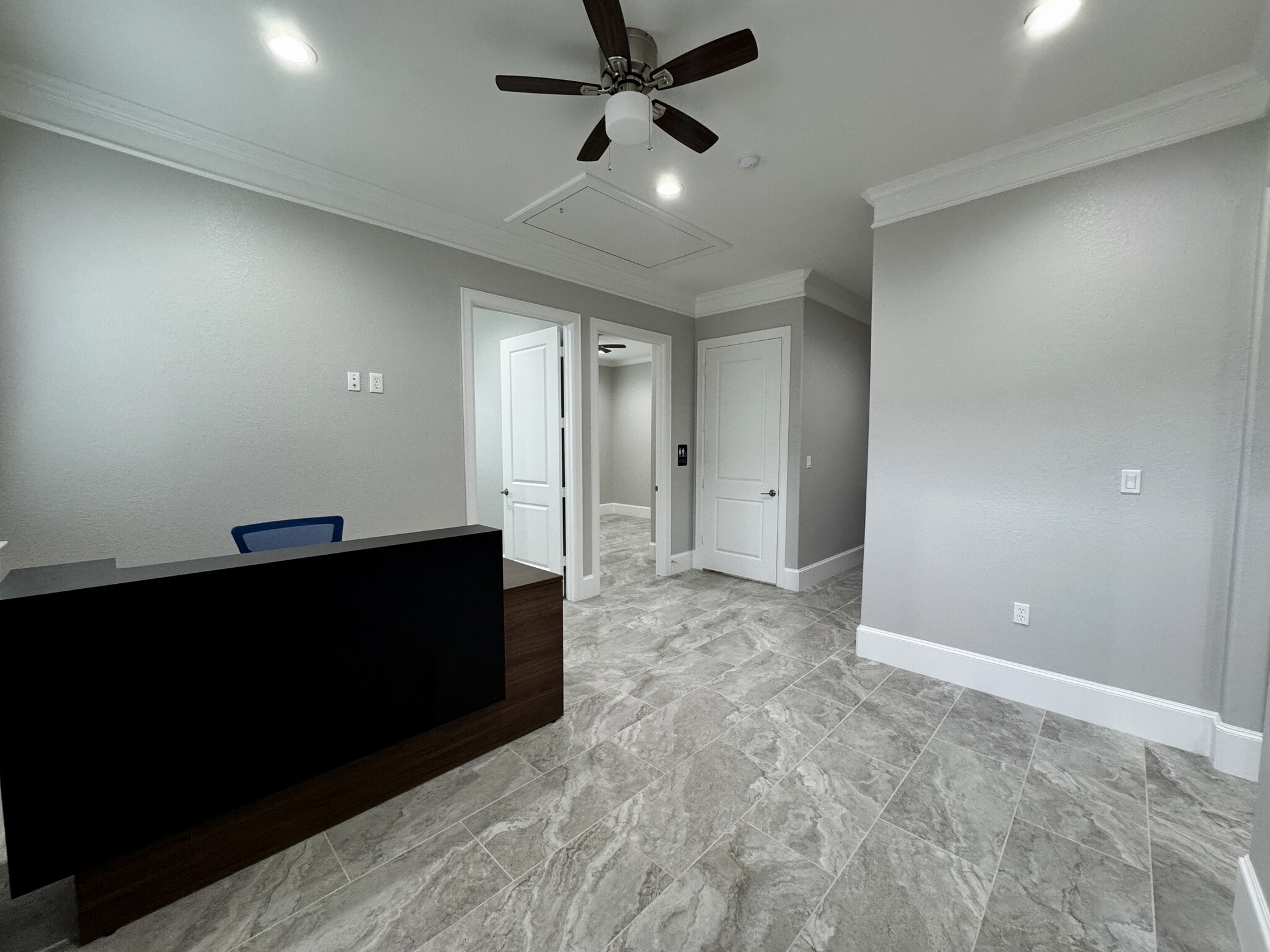 12410 Spring Cypress Rd, Tomball, TX for lease Interior Photo- Image 1 of 17