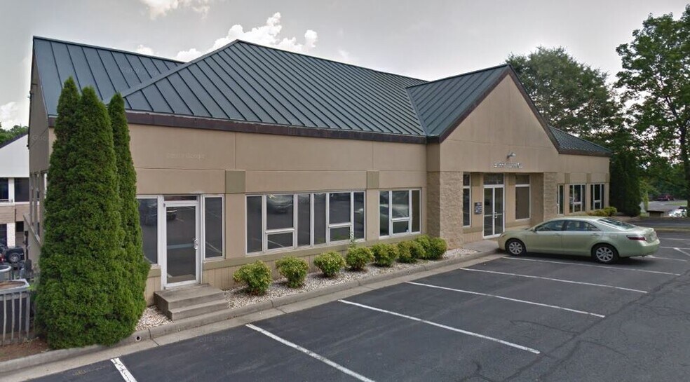 3315 Berkmar Dr, Charlottesville, VA 22901