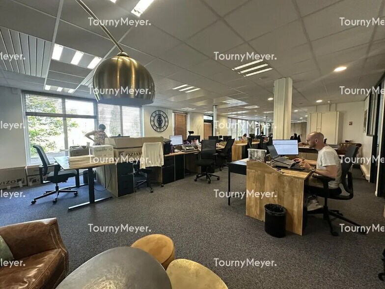 Office in Vertou for lease - Interior Photo - Image 2 of 7