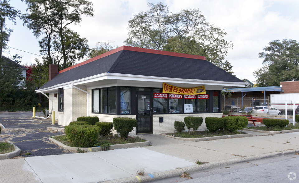 1536 Sheridan Rd, North Chicago, IL 60064 | LoopNet