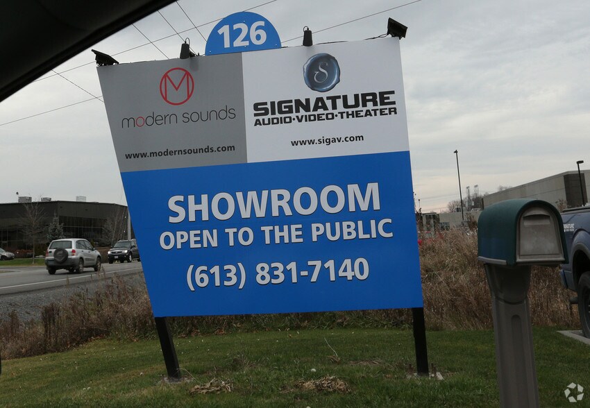 126 Iber Rd, Ottawa, ON for sale - Building Photo - Image 2 of 18