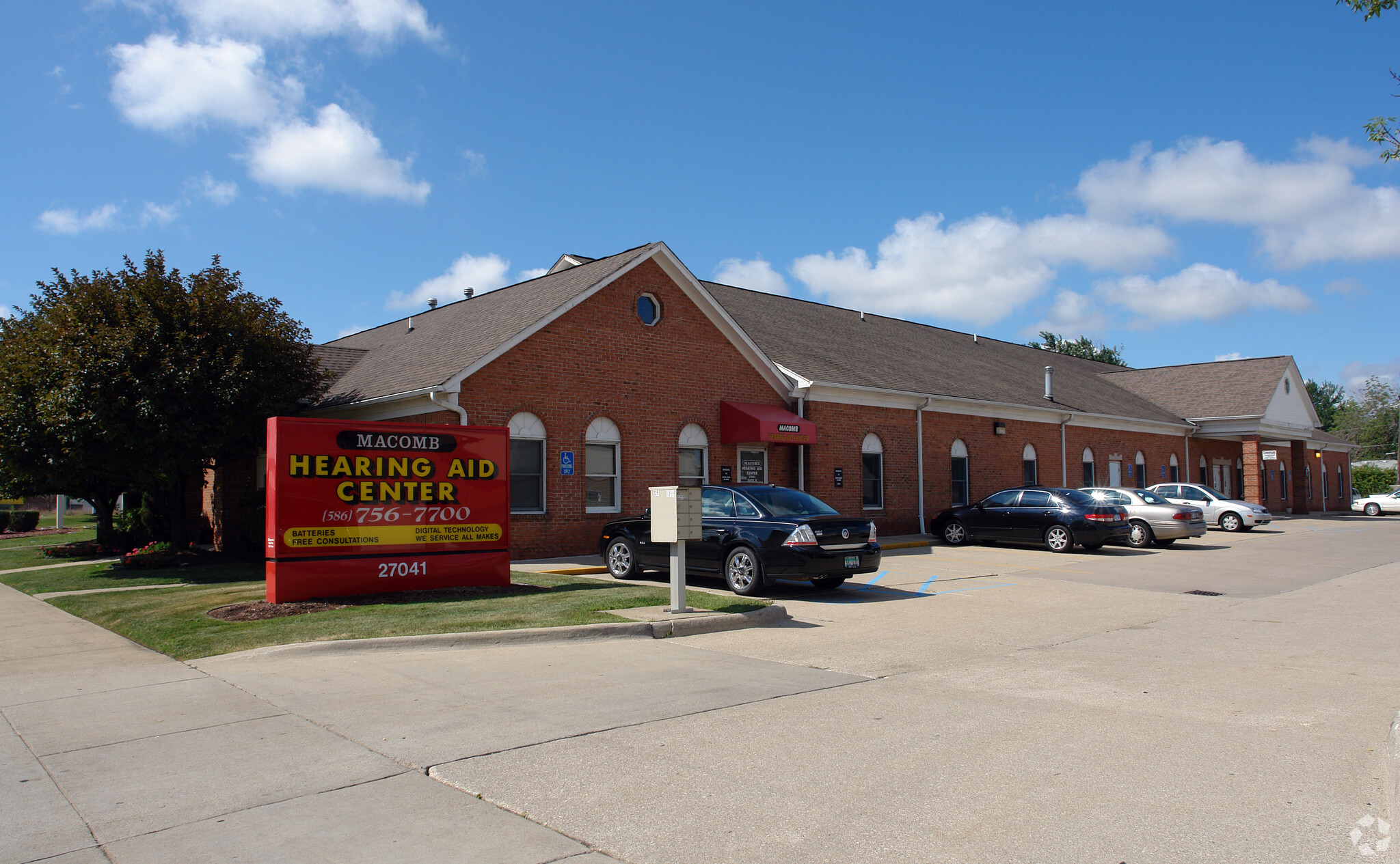 27041 Schoenherr Rd, Warren, MI for sale Primary Photo- Image 1 of 1