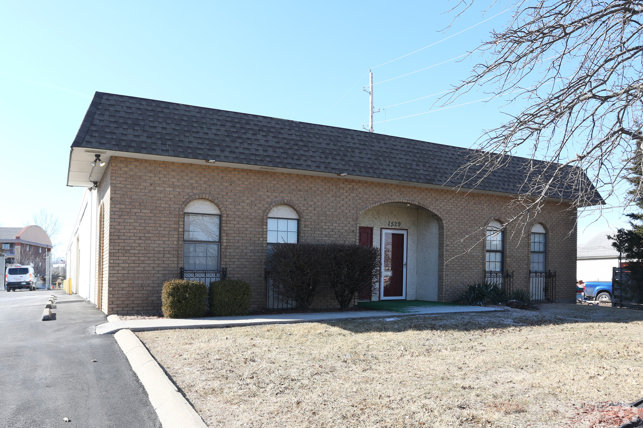 1529 E Spruce St, Olathe, KS for lease Primary Photo- Image 1 of 22