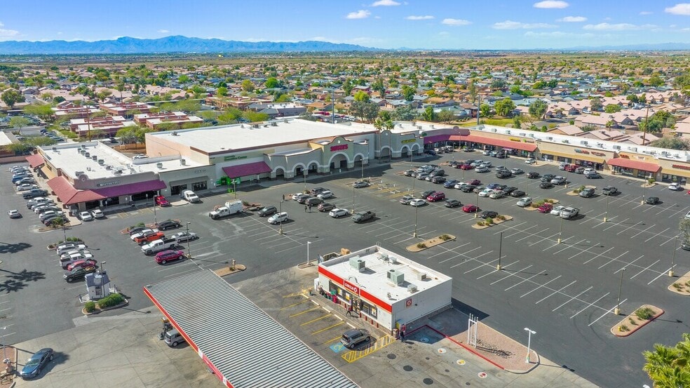10720 W Indian School Rd, Phoenix, AZ for lease - Building Photo - Image 1 of 4