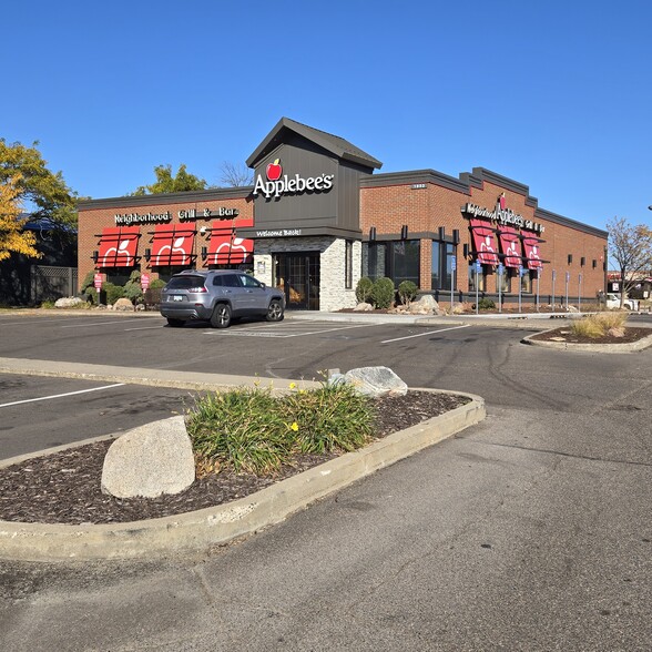 1893 W Highway 36 W, Roseville, MN for sale - Building Photo - Image 1 of 3