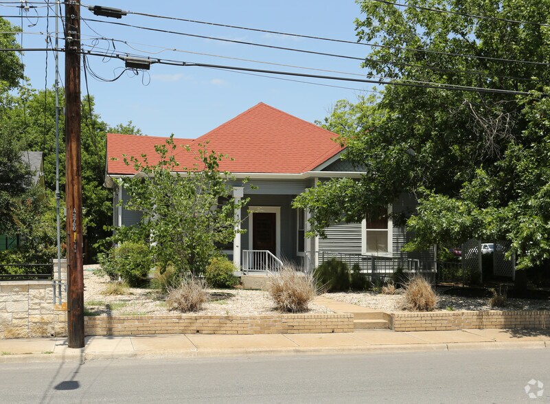 1012 E 38 1/2 St, Austin, TX for lease - Primary Photo - Image 1 of 5