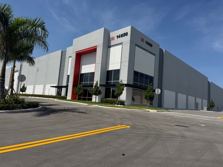 14850 NW 37th Ave, Opa Locka, FL for lease - Building Photo - Image 3 of 23